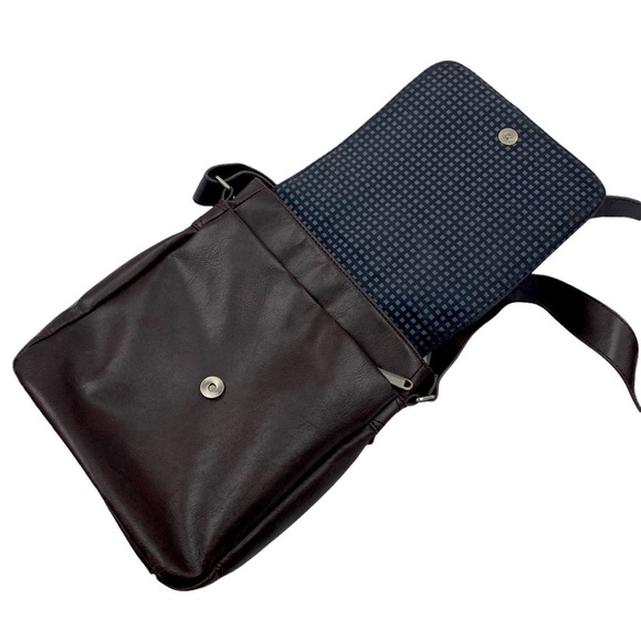 ALDO Crossbody Bag Brown Vegan Leather Equestrian Minimalist Classic Handbag - Picture 5 of 9